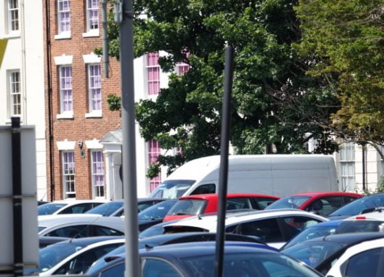 Council offers parking discounts as Lincoln retailers reopen