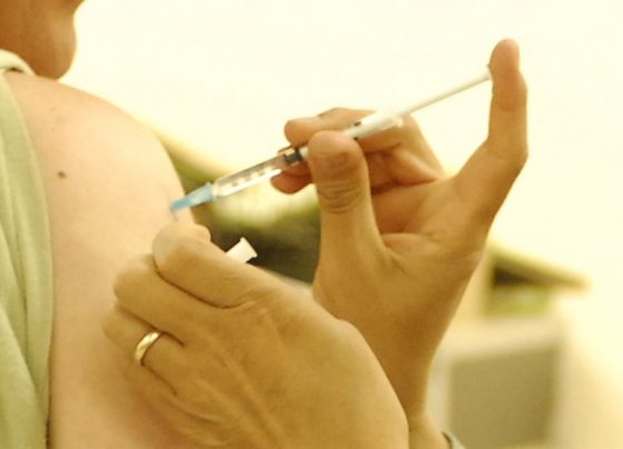 Drive-through HPV vaccination clinics for Lincolnshire pupils