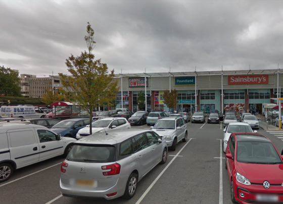 Illegal sale of knives to minors in Oxford