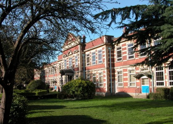 Portsmouth school shuts after bomb scare