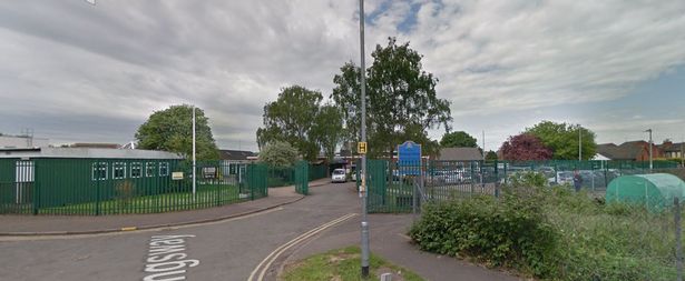 Lincoln school closes after staff member tests positive for Covid-19