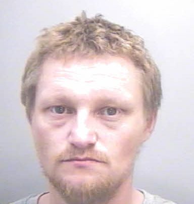 Police hunt for prolific Grimsby thief 