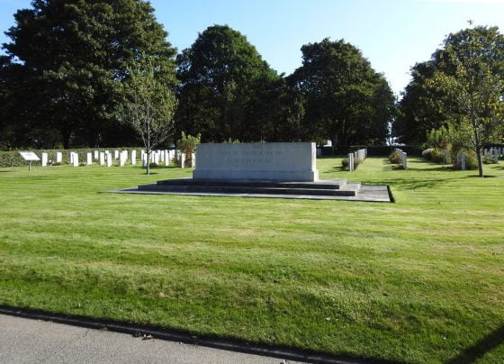 Nuisance dog walkers cause problems in Grimsby cemetery