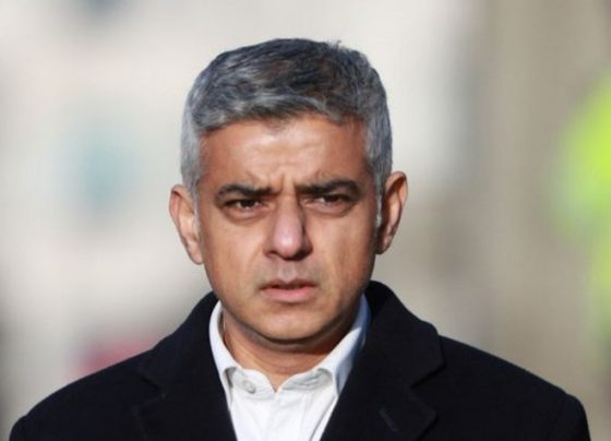 sadiq khan calls for schools and colleges to close