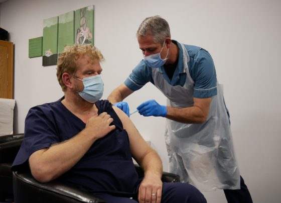 Navigo vaccinating people