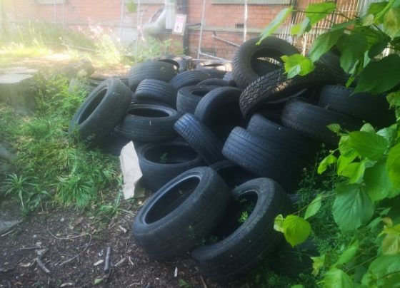 tyres dumped in grimsby
