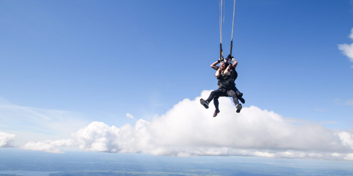 Skydive by mayor for St Andrew's Hospice