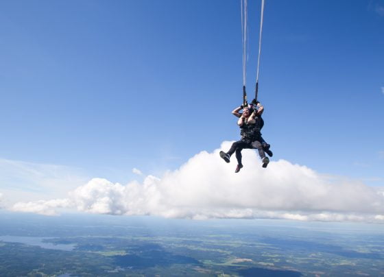 Skydive by mayor for St Andrew's Hospice