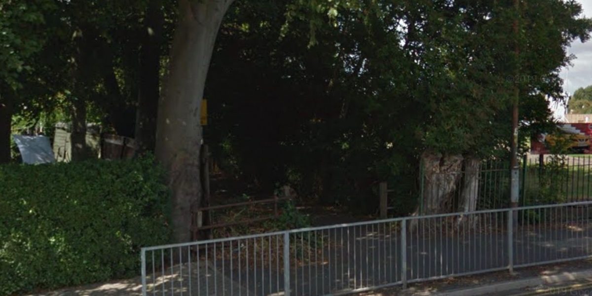 Victim suffers 'serious injuries' after alleyway assault 