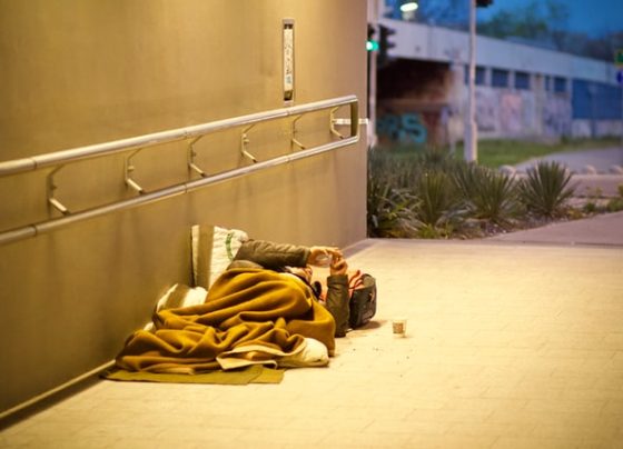 Rough sleepers in England to be offered accommodation amid Covid fears